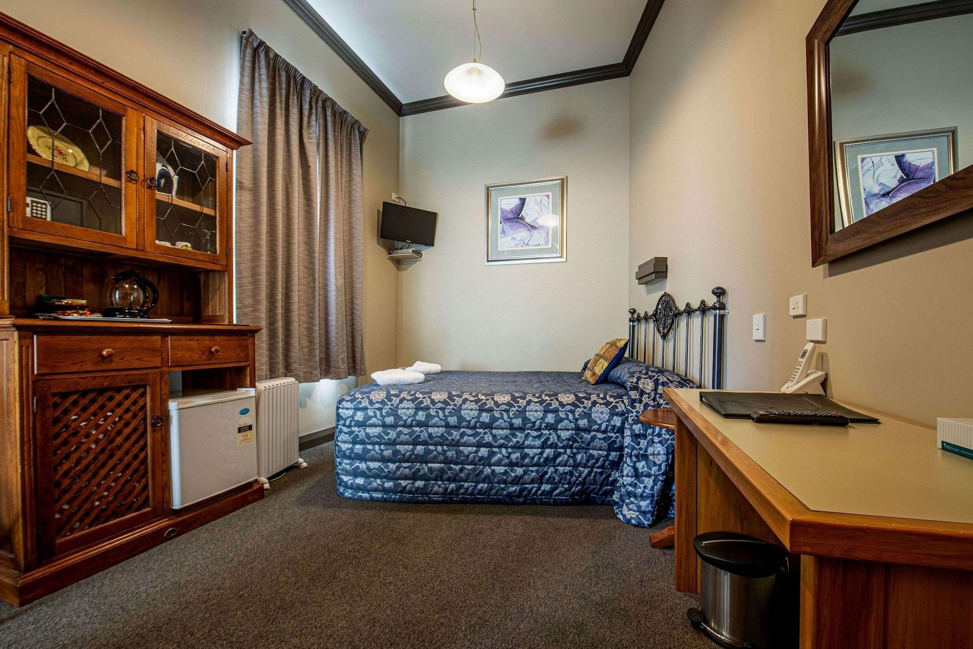 Victoria Railway Hotel Invercargill Bagian luar foto