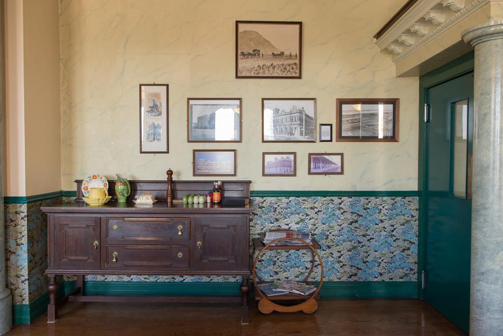 Victoria Railway Hotel Invercargill Bagian luar foto