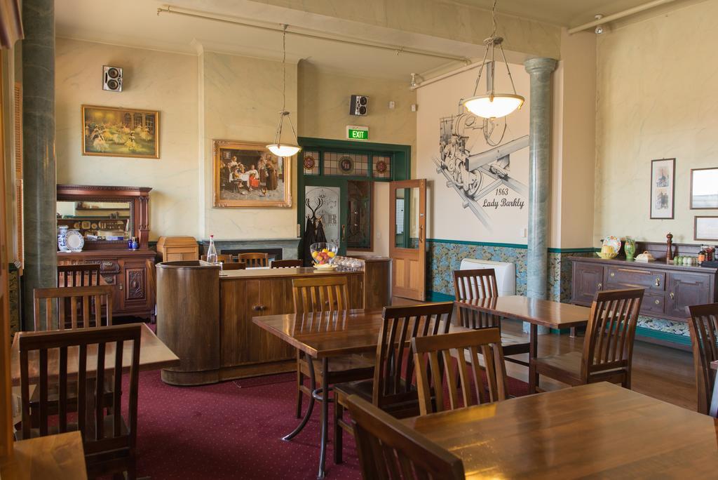 Victoria Railway Hotel Invercargill Bagian luar foto