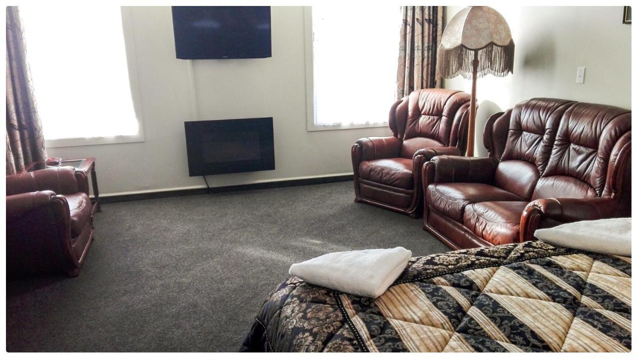 Victoria Railway Hotel Invercargill Bagian luar foto