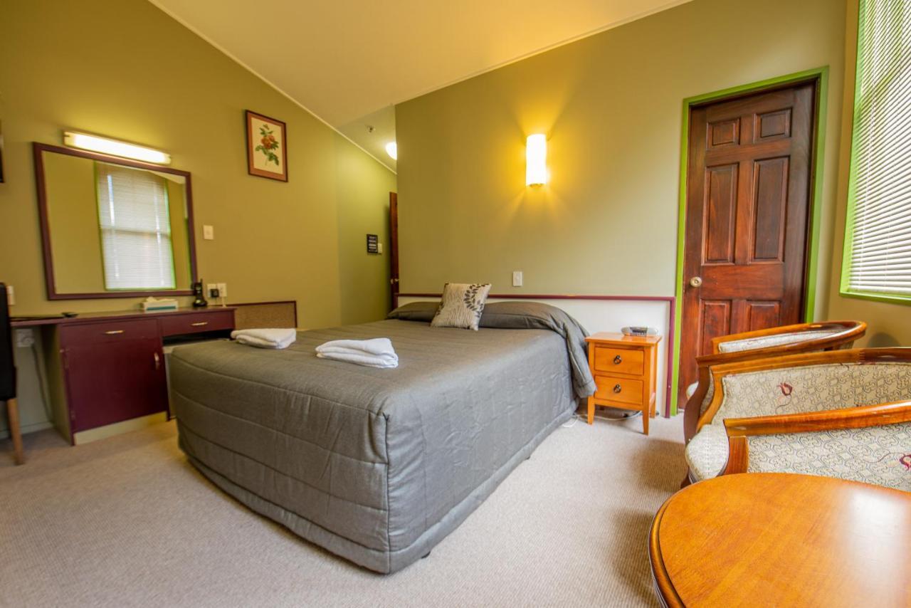 Victoria Railway Hotel Invercargill Bagian luar foto