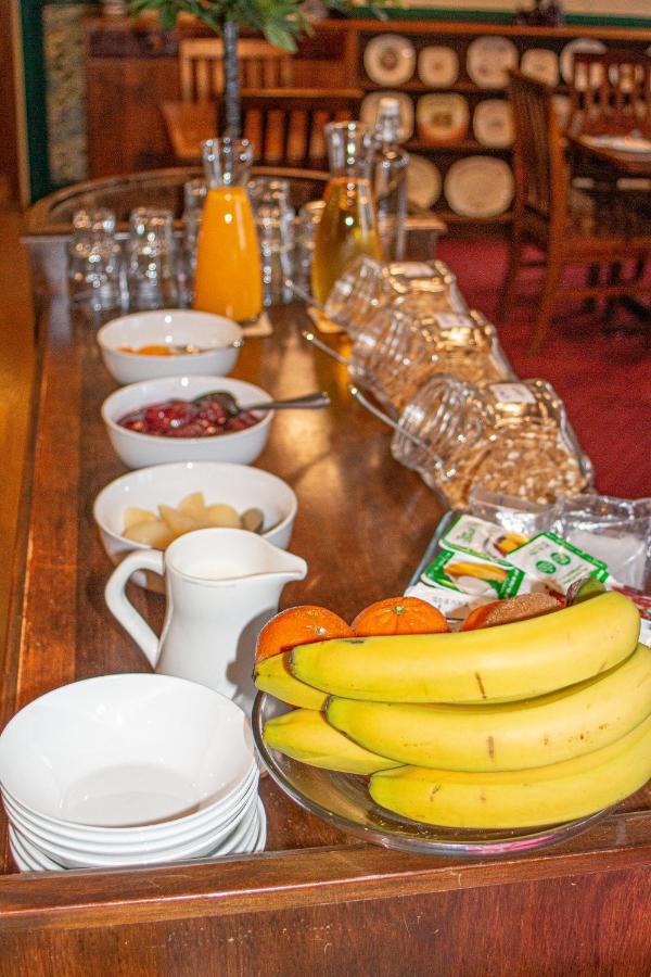 Victoria Railway Hotel Invercargill Bagian luar foto