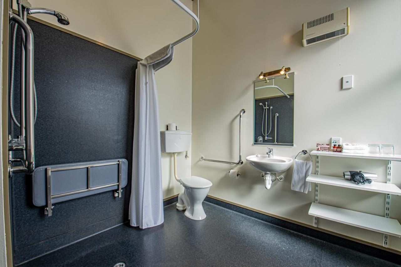 Victoria Railway Hotel Invercargill Bagian luar foto